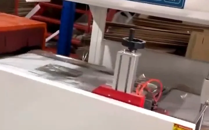 Proceso de producción de mesas plegables